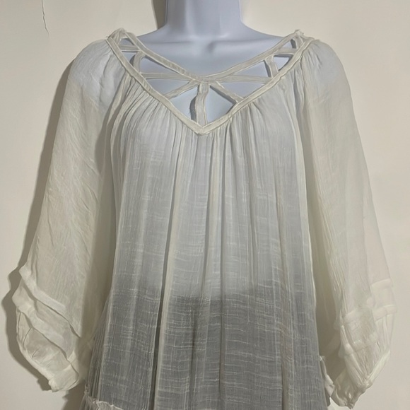 Umgee Tops - Umgee White Tunic Top!